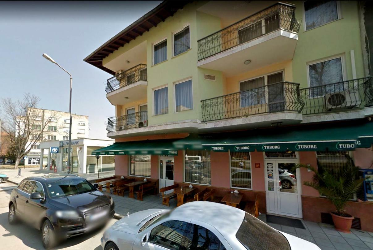Family Hotel Odessa Sevlievo Exteriör bild